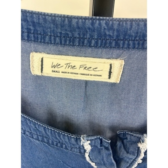 We The Free People Denim Top Women's Blue Button Up Sleeveless Size Small - Picture 3 of 5